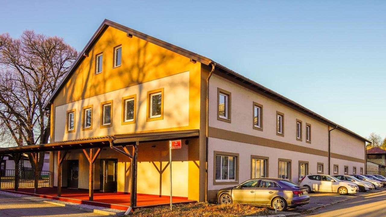Industrial Belisce Bed & Breakfast Екстериор снимка