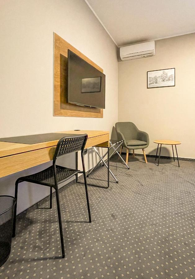 Industrial Belisce Bed & Breakfast Екстериор снимка