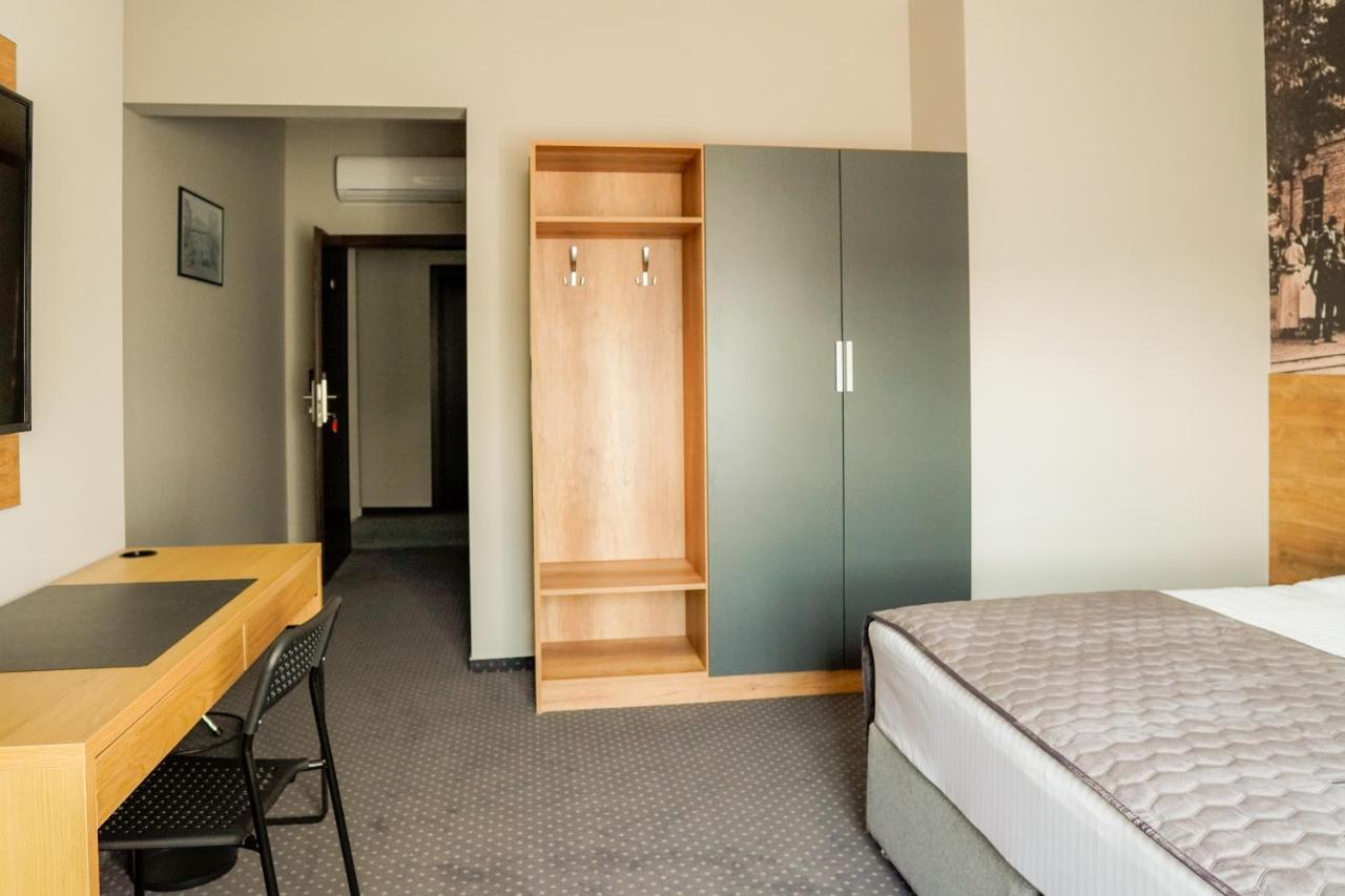 Industrial Belisce Bed & Breakfast Екстериор снимка