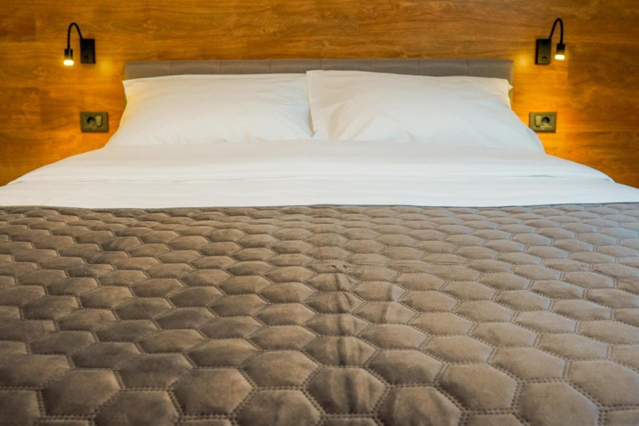 Industrial Belisce Bed & Breakfast Екстериор снимка
