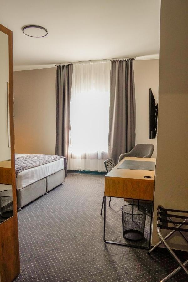 Industrial Belisce Bed & Breakfast Екстериор снимка